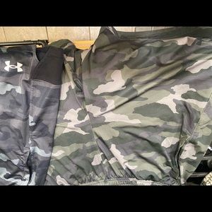 Mens XL under armour heat gear shorts (bundle of 2)